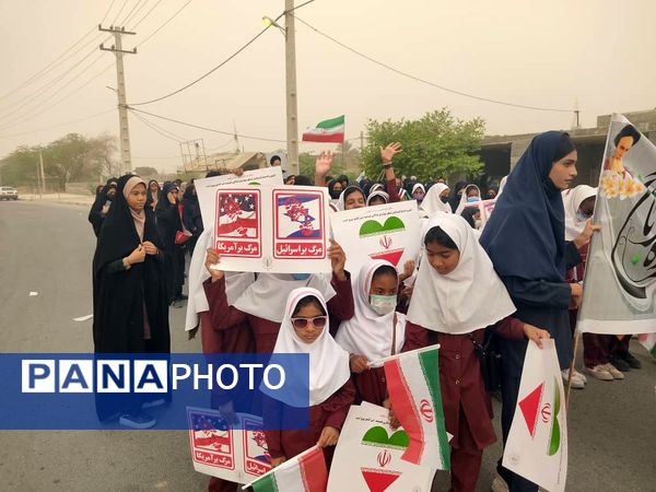 دانش آموزان امروز پرچم داران استقلال و عزت فردا 