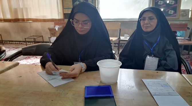 چهاردهمین دوره انتخابات ریاست‌جمهوری در دبستان سروقد ناحیه یک مشهد