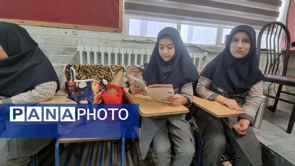 عطر مطالعه در کافه کتاب کلاس پنجم دبستان شاهد بنت‌الحسین تبریز