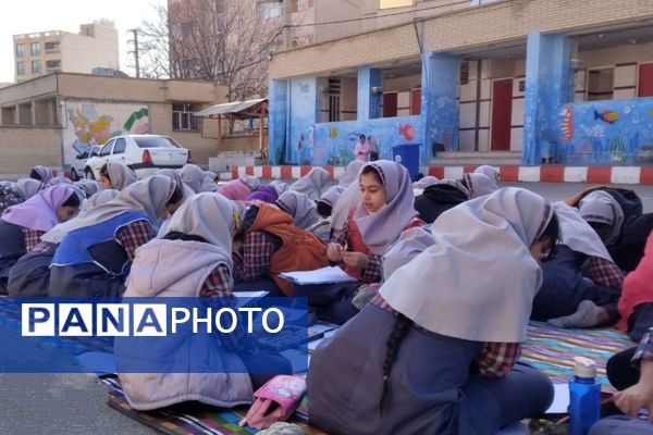 برگزاری نقاشی همگانی در مدارس ناحیه 4 شیراز به‌مناسبت دهه فجر 