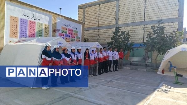 هفته پدافند غیرعامل با مانورهای مختلف این هفته در دبستان حضرت مریم(س) دوره دوم