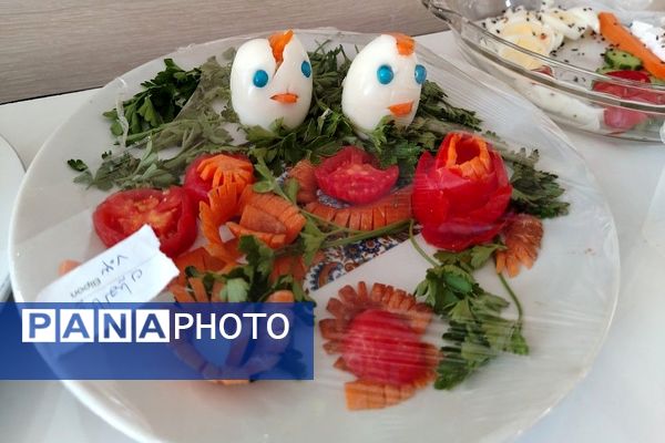 روز جهانی تخم مرغ در دبیرستان شهید مجید دهنوی نیشابور