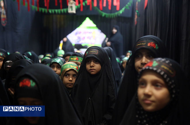 نقش معلمان در انتقال فرهنگ عاشورایی به نسل جوان بی‌بدیل است