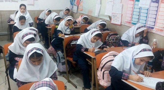 حال و هوای امتحانات دانش‌آموزان دبستان پیروزی سمنان