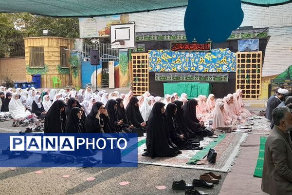 روز معنویت در مدرسه محدثه شاهد ورامین؛ از نماز باران تا زنگ عتبات عالیات