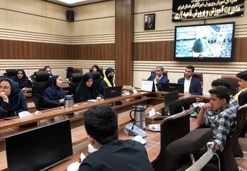 نشست هم‌اندیشی رؤسای شورای دانش‌آموزی و شهرداران مدارس متوسطه اول ناحیه دو شهرری