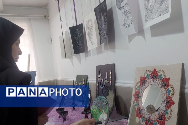 همدلی دانش‌آموزان، اولیاء و معلمان در جشن خلاقیت هنرستان کارآفرینان بهارستان دو