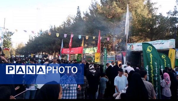 حضور پرشور دانش‌آموزان بیرجندی در اجتماع غدیر