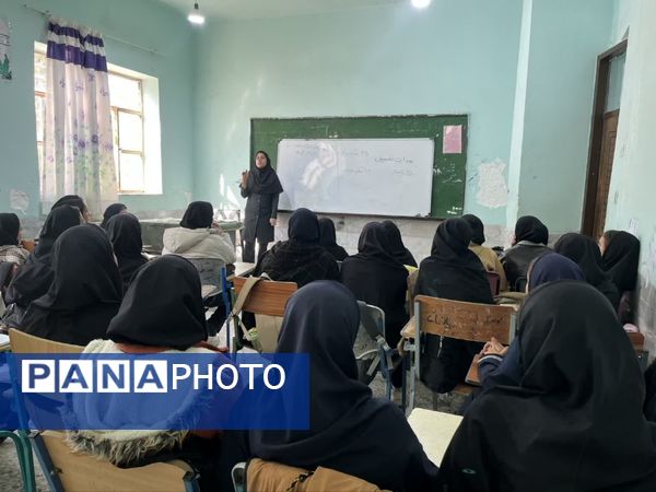 کارگاه آموزشی هدایت تحصیلی و مهارت‌های زندگی در خاتم 