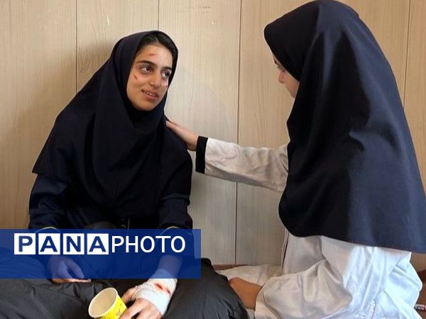  مانور زلزله و ایمنی در مدرسه دخترانه انیس خوش قدم 