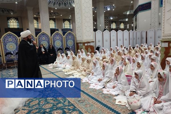 برگزاری مراسم جشن تکلیف دانش‌آموزان دبستان نیلوفر رفیعی ناحیه دو شهرری 