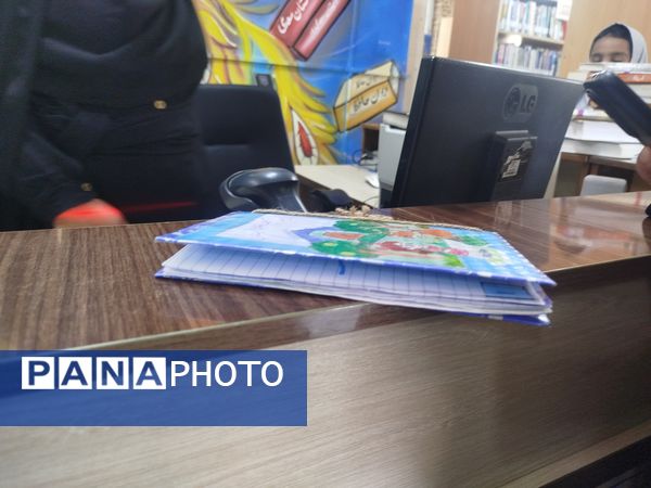 ساخت کتابچه‌های دست‌ساز در دبستان شهید نجفی فدافن