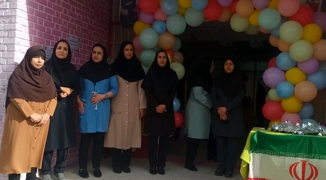 شکوفایی غنچه‌های مهر،خزان را به دست فراموشی می‌سپارد