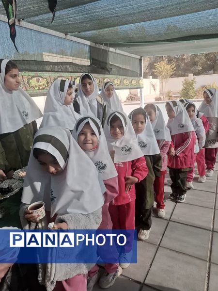 ایستگاه خیاطی صلواتی در مدرسه زینب(س) شهرستان مروست