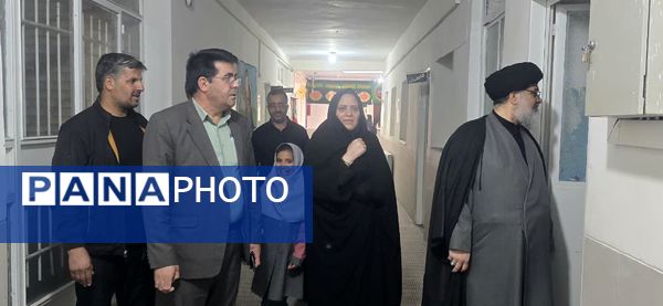 بازدید امام جمعه و مدیر آموزش‌ و پرورش بافق از دبستان هفتم تیر