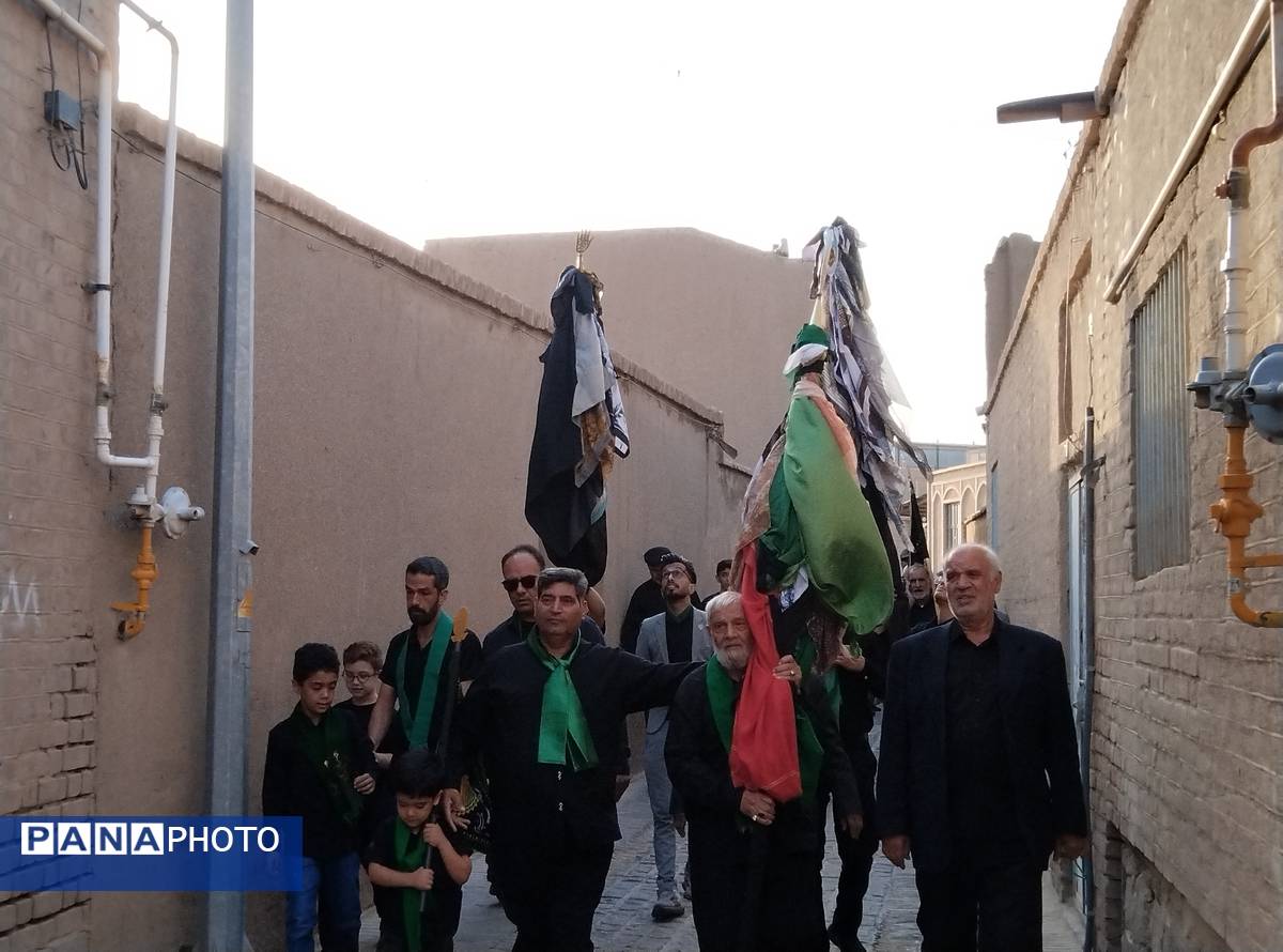 مراسم کهن علم گردانی و علم بندان در بیرجند 
