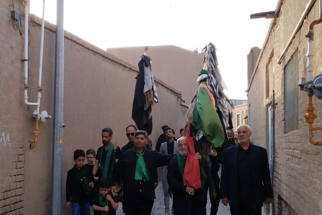 مراسم کهن علم گردانی و علم بندان در بیرجند 