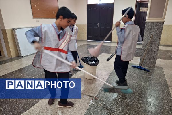 دانش‌آموزان دبستان معارف 6 با پاکسازی مدرسه به پویش چله خدمت پیوستند