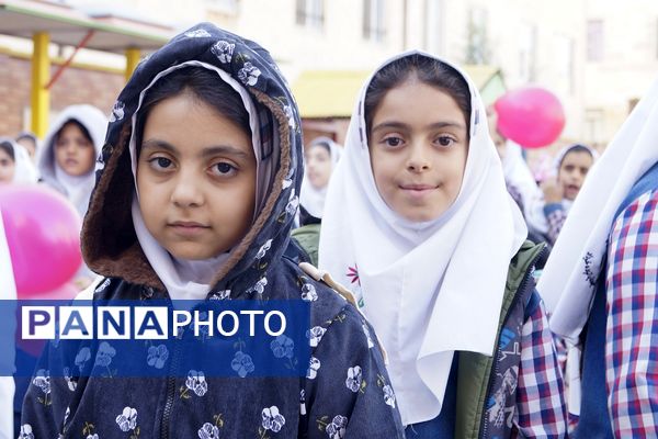 جشن روز دانش‌آموز در مدرسه شهدای پانزده خرداد قرچک