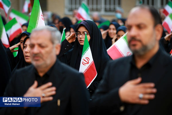 آیین نواختن زنگ استکبارستیزی