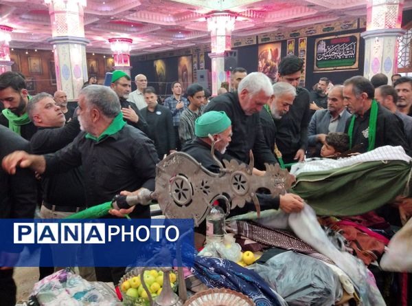 مراسم کهن علم گردانی و علم بندان در بیرجند 