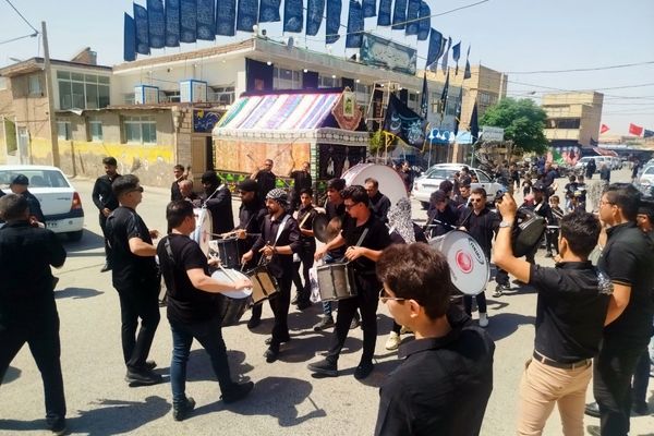 حماسه زنجیرزنی در فدافن؛ عزاداری دهه اول محرم با حضور پرشور جوانان