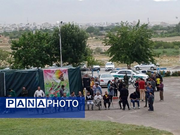 پیاده‌روی خانوادگی به مناسبت دهه امامت و ولایت در شهرستان شیروان 