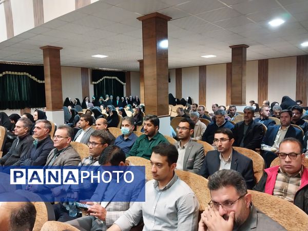 آیین بزرگداشت مقام معلم در شهرستان ابهر با حضور مسئولان استانی و شهرستانی