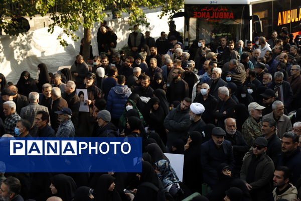 وداع باشکوه مردم با شهدای گمنام در قلب پایتخت