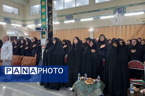 برگزاری یادواره شهدا به مناسبت هفته دفاع مقدس در دبیرستان حضرت زینب(س) ناحیه یک شهرری