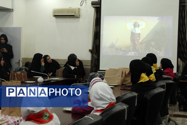 آیین تقدیر از دانش‌آموزان و فرهنگیان برگزیده در گلوگاه