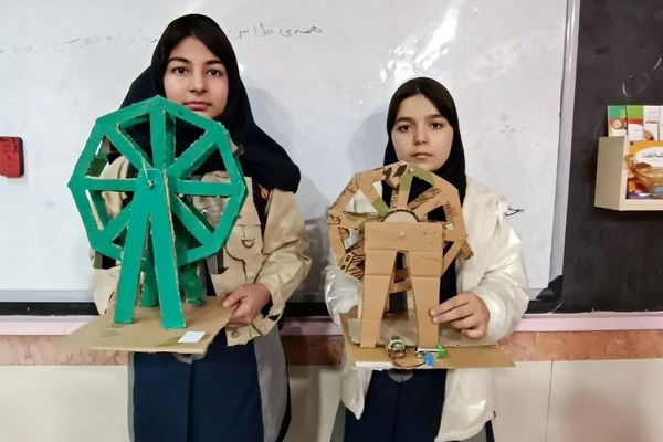 هفته پژوهش فرصتی برای شکوفایی استعدادهای علمی دانش‌آموزان مدرسه شهید باهنر