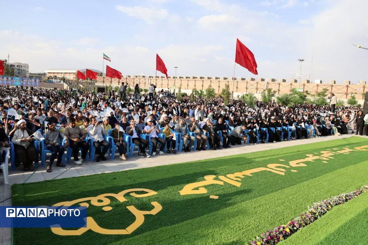 برنامه تلویزیونی محفل قرآنی خــادم الرضــا