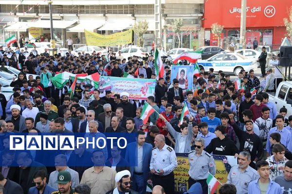حضور پرشور دانش‌آموزان در راهپیمایی ۱۳آبان منطقه کهریزک 