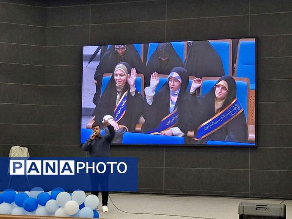 اجتماع بزرگ دانشآموزان بسیجی در هفته بسیج