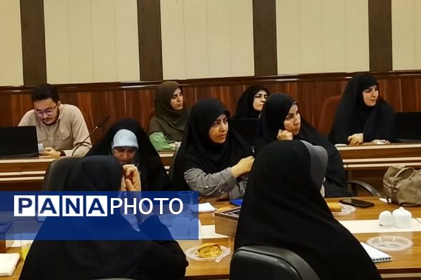 برگزاری جلسه تخصصی مدیران و معاونین آموزشی ابتدایی قطب ۴ و ۵ ناحیه یک شهرری