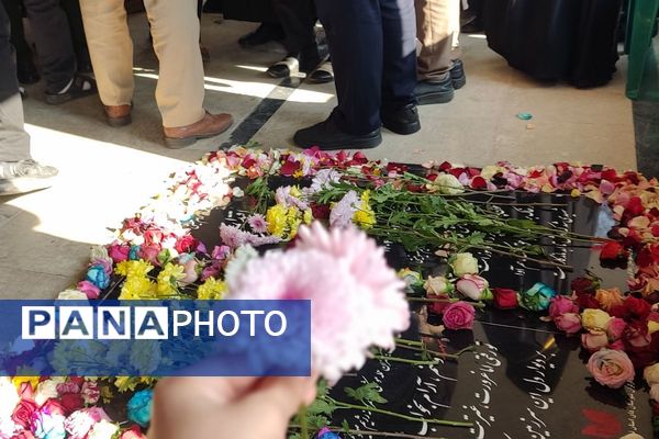 مراسم عزاداری حضرت ام‌البنین(س) همراه با تجلیل از خانواده‌های شهدا در رباط‌کریم