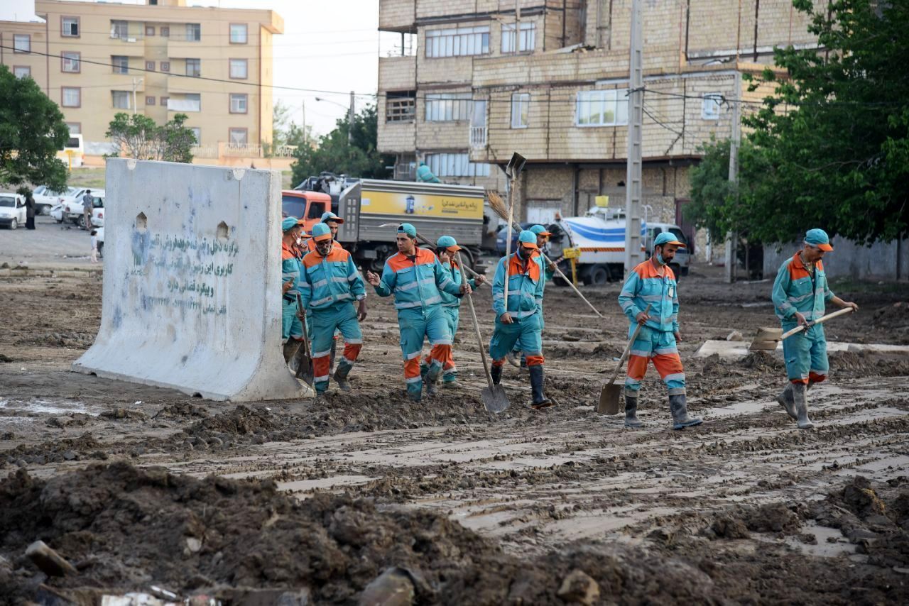 ۷۲ ساعت تلاش بی‌وقفه نیروهای شهرداری برای خدمات‌رسانی به مردم
