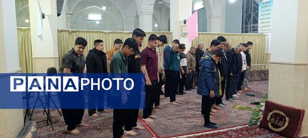 مراسم معنوی اعتکاف دانش‌آموزان پسر ابرکوهی در مسجد چهارده معصوم 