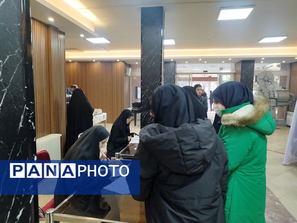 آیین تجلیل از دانش‌آموزان منتخب مسابقات قرآنی و فرهنگی 