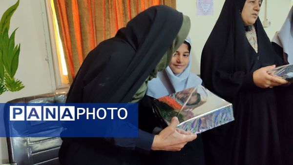 تکریم همسران و دختران شاهد جامعه هدف دبستان شاهد حاج تقی آقا بزرگ مشهد