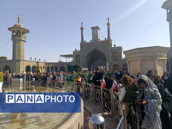 جلوه هایی از حضور مردم قم در راهپیمایی یوم الله 13 آبان