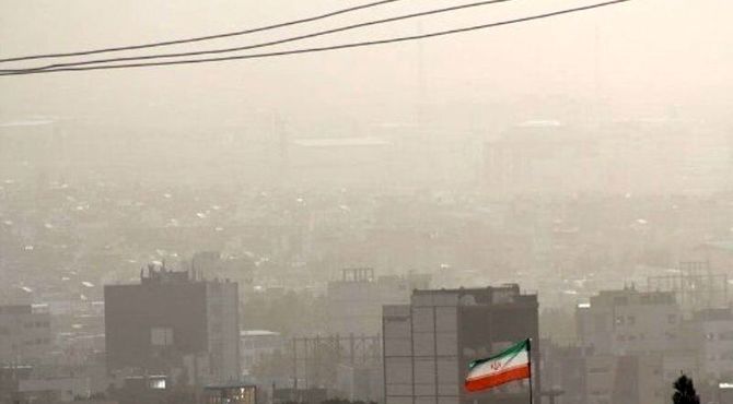 باد و خاک در تهران