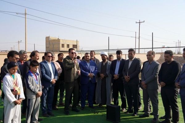 با همت مردم و مسئولان؛ زمین چمن مصنوعی روستای چهل‌حصار اسفراین در قالب طرح «میدان همدلی» افتتاح شد