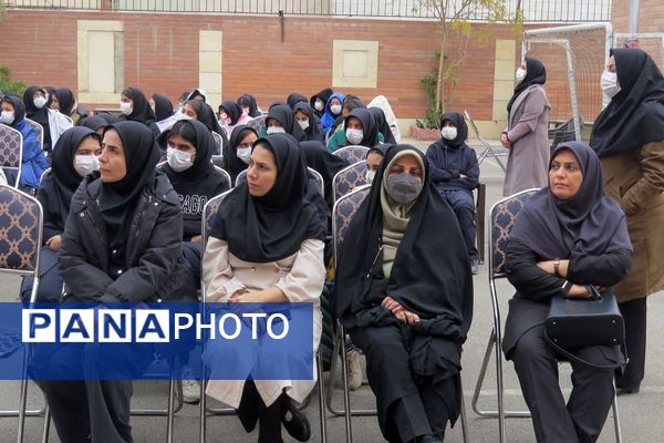 مراسم هفته پژوهش در دبیرستان بانو عفت آهنگری شهرری