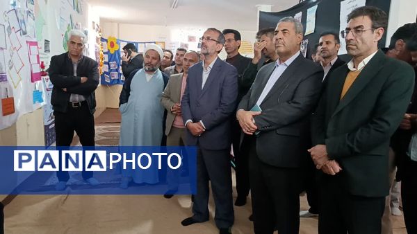 نمایشگاه ماها در دبیرستان فرزانگان