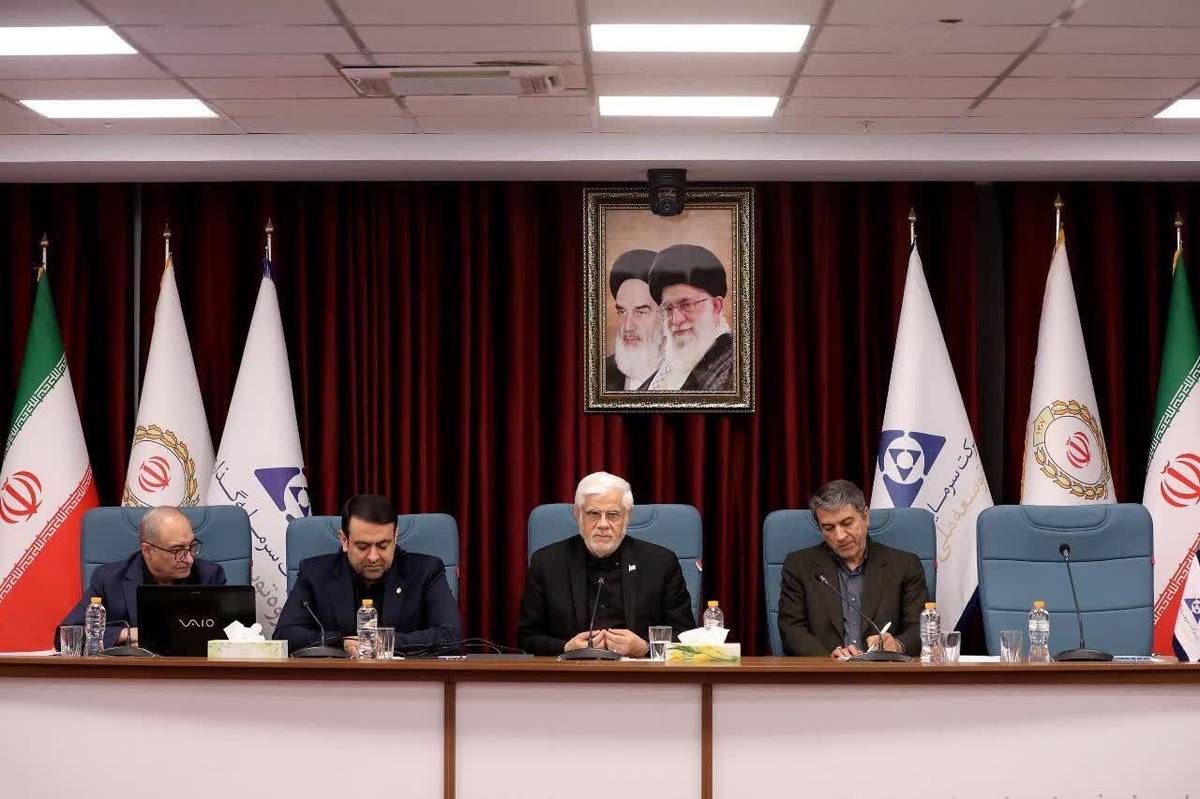 عارف: نوسازی و بازسازی مهمترین اولویت ملی «پساجنگ» است
