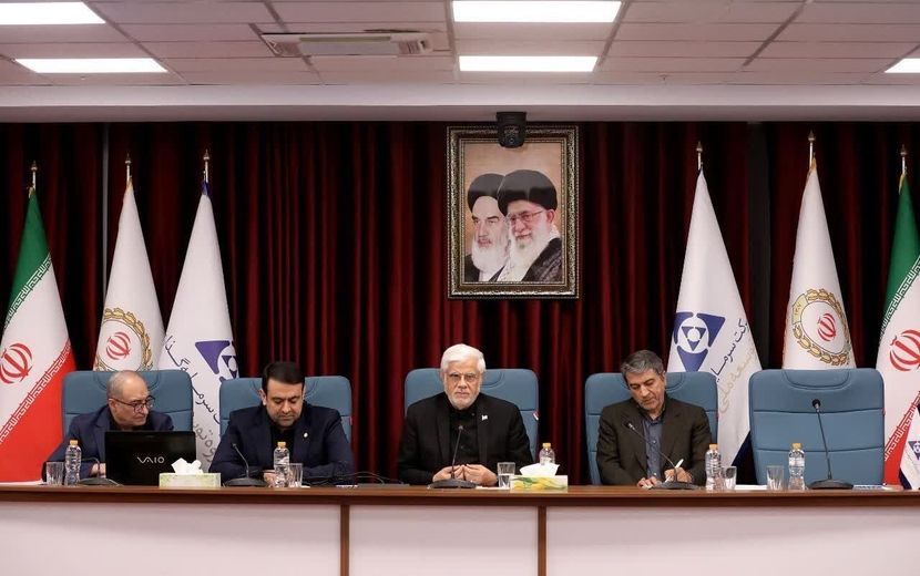 عارف: نوسازی و بازسازی مهمترین اولویت ملی «پساجنگ» است