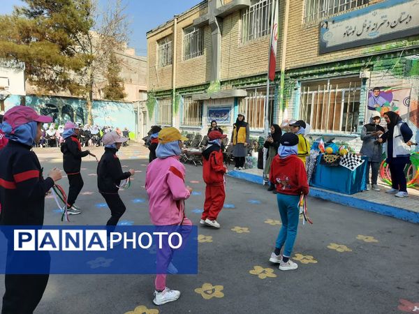 المپیاد ورزشی درون مدرسه‌ای در دبستان دخترانه نوفل لوشاتو ناحیه سه مشهد مقدس