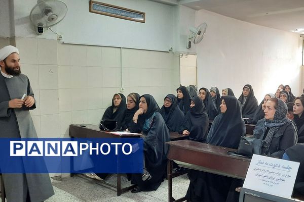 برگزاری کارگاه‌های آموزشی با حضور روحانیون گروه‌های جهادی در مدارس ناحیه دو شهرری 